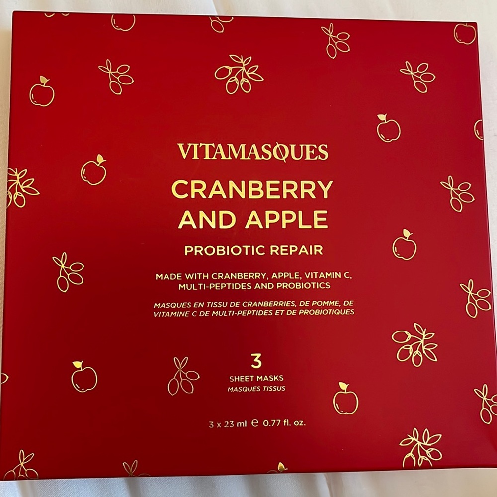 Cranberry and apple probiotic repair face mask